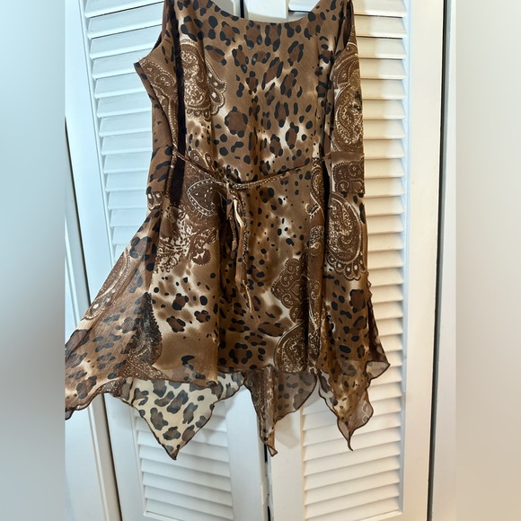 Elegant Brown Leopard Print Camisole - Picture 6 of 9